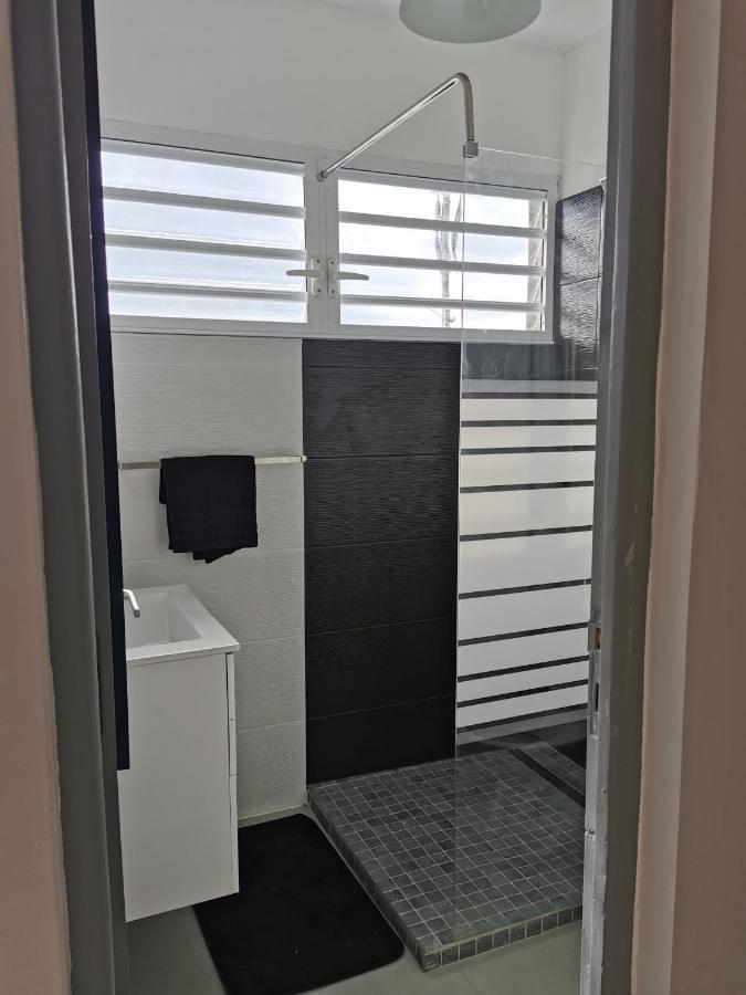 Appartement Vue Mer Et Montagne A 100M De La Plage Le Gosier  Dış mekan fotoğraf